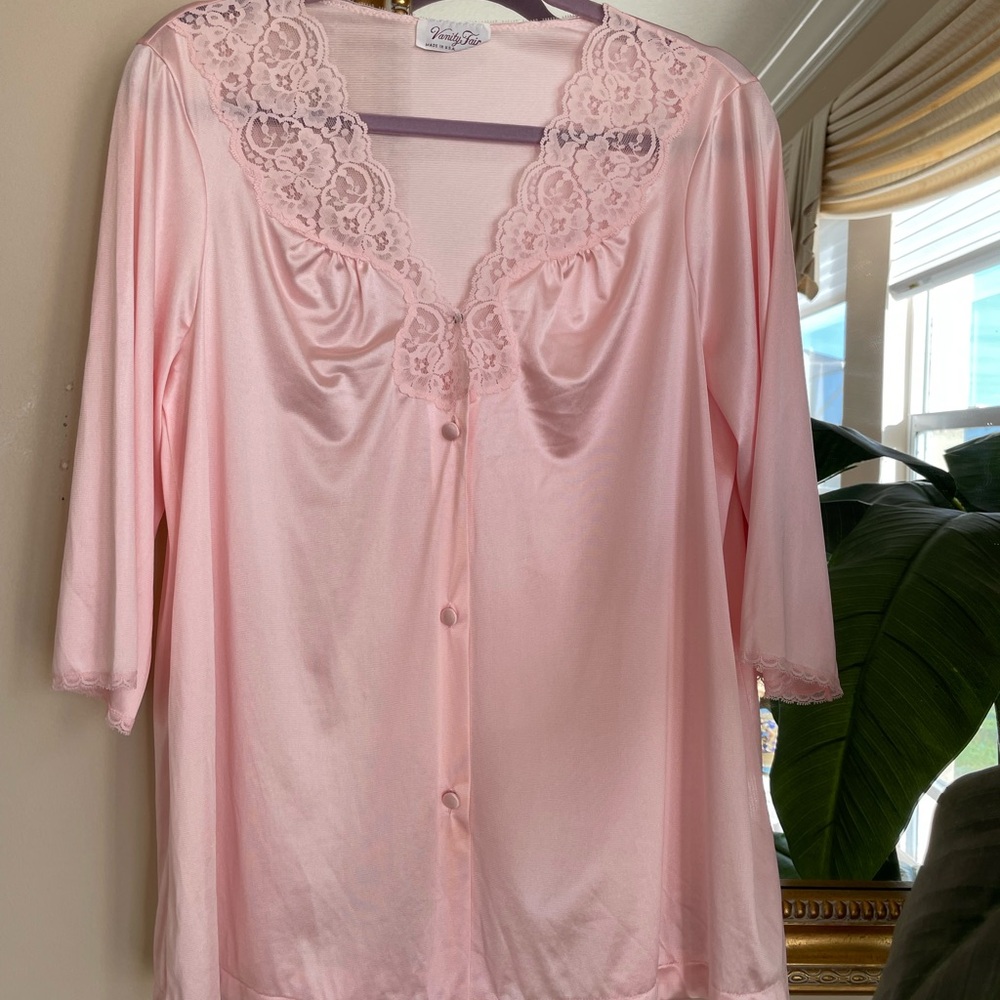 Vintage Vanity Fair Button Front Silky Poly Pink Lingerie PJ Top M